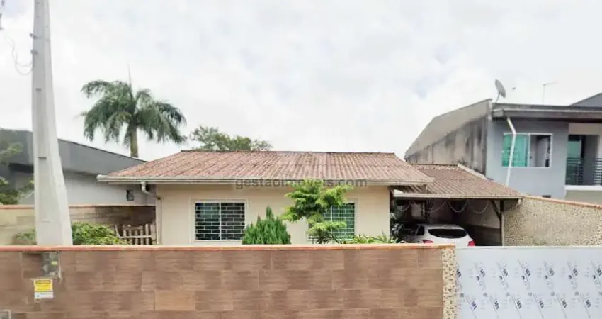 Casa 2 quartos com Piscina no Bairro Sta Regina em  Camboriú
