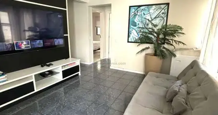 Apartamento mobiliado no centro de Balneário Camboriú para locação anual