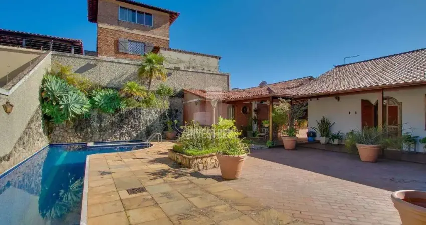 Casa com 5 quartos à venda na Rua Cosmos, Santa Lúcia, Belo Horizonte