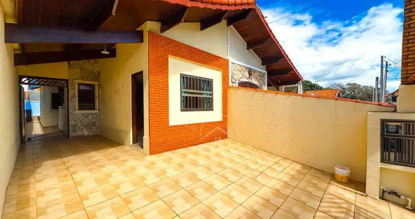 Ótima oportunidade de negócio para quem quer morar em peruíbe, uma casa térrea num bairro nobre na cidade pertinho do centro e da praia.