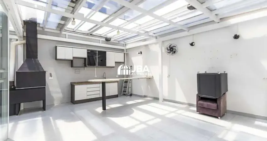 Casa com 3 quartos para alugar na Rua Gabirobas, 32, Uberaba, Curitiba