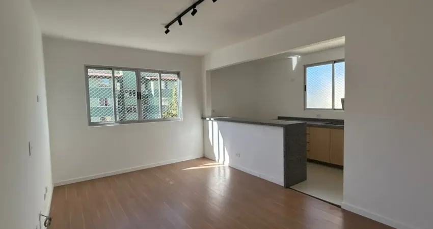 Apartamento semi-mobiliado | 2 dormitórios | 73m² priv | 1 vaga | villa izabel - curitiba/pr