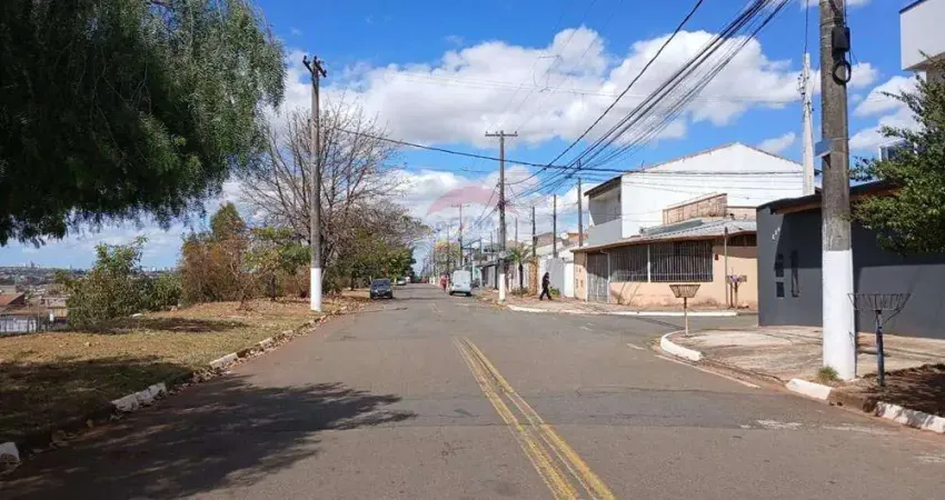 Terreno à venda no Conjunto Habitacional Vila Réggio, Campinas
