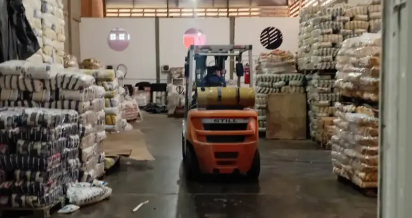 Alugo galpão estruturado para distribuidora na estrada de ribamar bem localizado