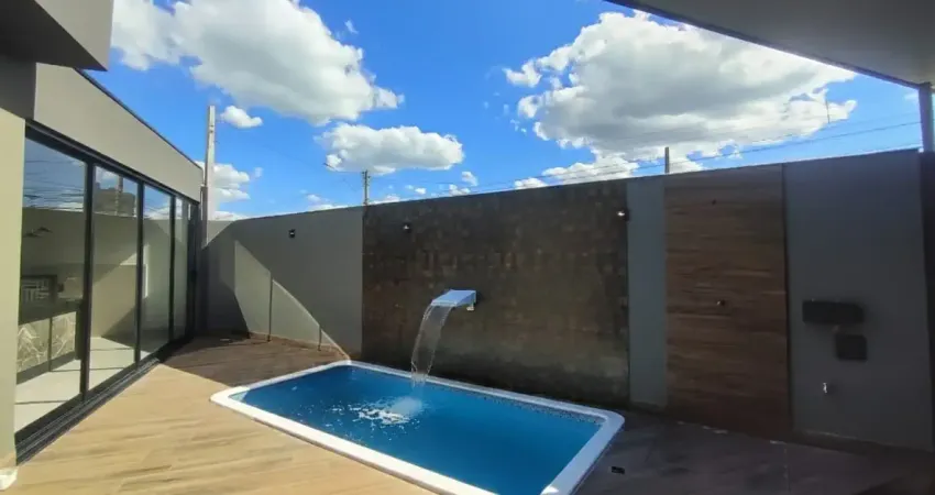 Oportunidade casa em região central com 3 suítes e área de lazer com piscina