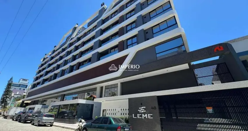 Excelente apartamento, a poucos passos da praia e comércios locais