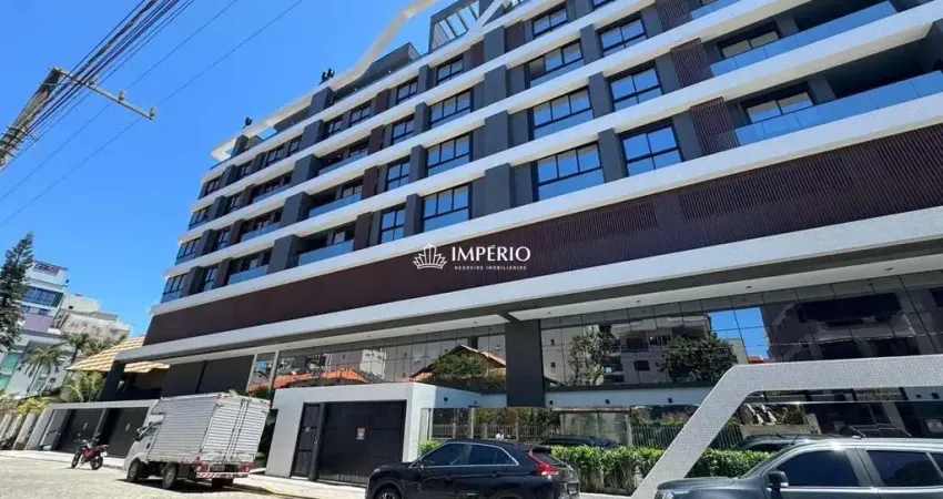 Excelente apartamento, a poucos passos da praia e comércios locais