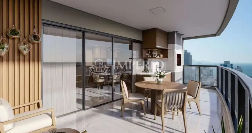 Apartamento com 4 Suítes Frente à 2ª Avenida em Meia Praia Itapema