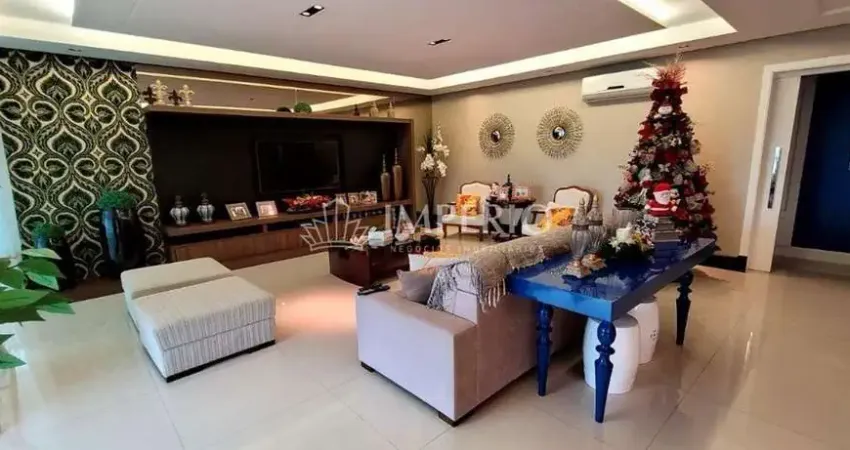 Apartamento 5 Suítes com 3 Vagas de Garagem no Imperial Palace Meia Praia Itapema