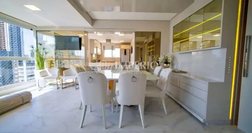 Apartamento Mobiliado com 3 Suítes a 60m da Avenida Principal em Meia Praia Itapema