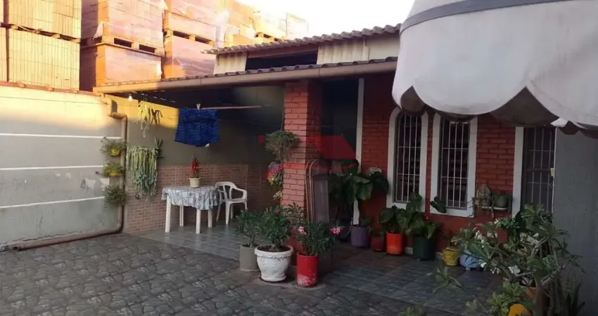 Vende-se excelente casa na praia das palmeiras (lado pista) - próximo a rodovia e comércios da região