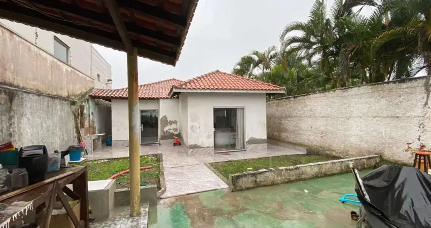 Casa para venda em itanhaém, praia dos sonhos, 6 dormitórios, 1 suíte, 3 banheiros, 4 vagas