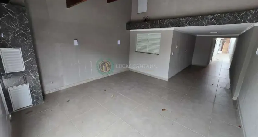 Casa geminada de 2 dormitórios, área gourmet com piscina, 90m² de área útil, 150m² de terreno, garagem para 3 veículos