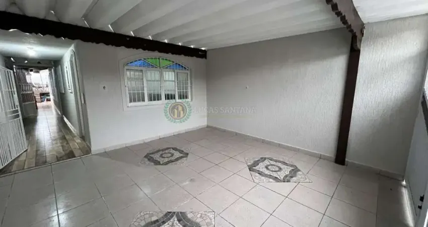 Casa geminada de 2 dormitórios sendo 1 suíte, 71m² de área útil, piscina e churrasqueira, toda reformada, banheiro social, garagem para 2 veículos, zona 1