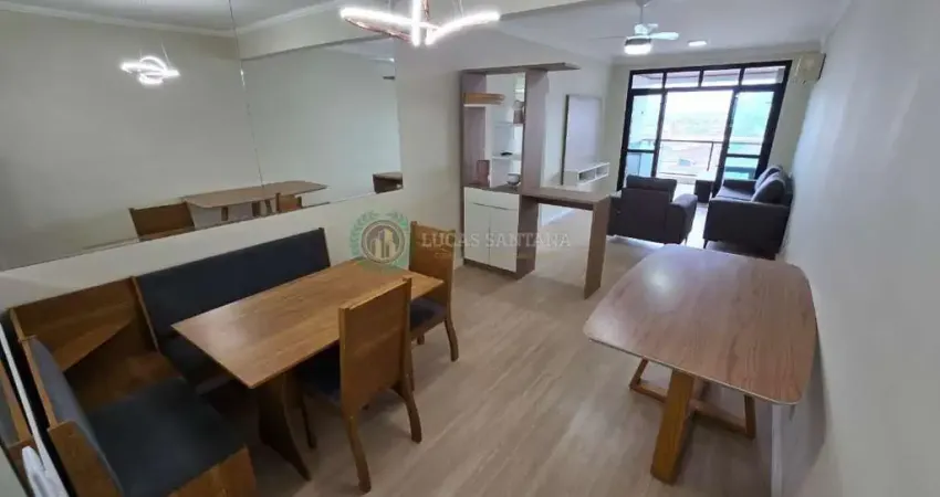 Apto 2 dormitórios sendo 1 suíte, vista mar, mobiliado, 2 vagas de garagem, lazer no prédio, prédio frente mar, zona 1