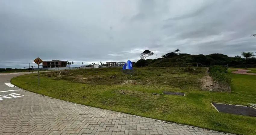 Terreno à venda em alphaville guarajuba i r$ 2.000.000,00 oportunidade, lote de 825 m², localizado a 100 metros da praia!