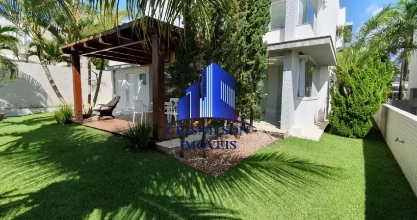 Casa à venda em lphaville litoral norte i r$ 1.800.000,00, varanda, 4 suítes sendo 1 máster suíte com closet e hidro, armários, jardim, cozinha planejada!