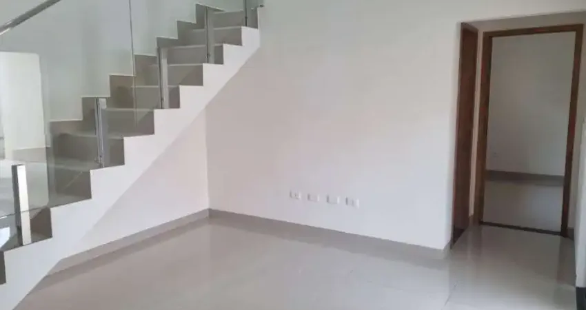 Elegância e conforto em cada detalhe – casa completa em terreno de 241m