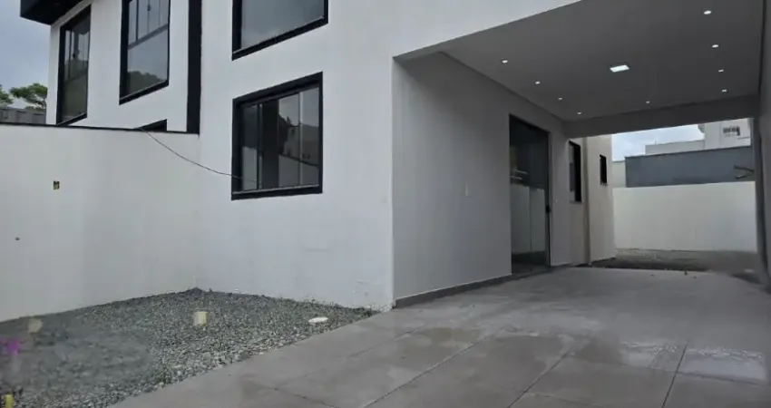 Sobrado à venda em penha com 1 quarto + 2 suítes e 3 vagas de garagem