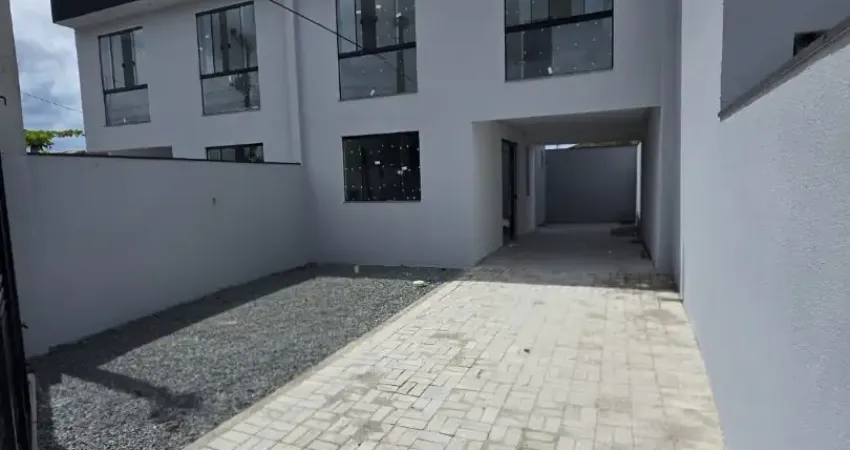 Sobrado à venda em Penha com 2 quartos + 1 suíte e 3 vagas de garagem