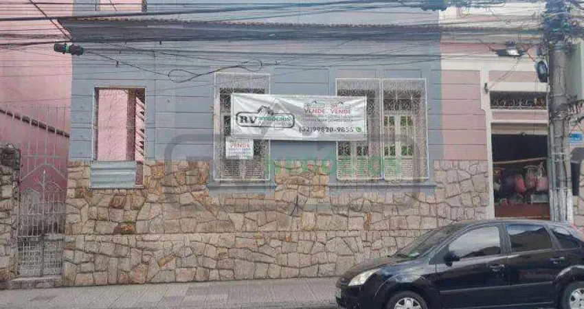 Casa para venda em juiz de fora, centro, 4 dormitórios, 2 banheiros