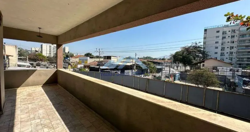 Casa com 4 quartos para alugar na Doutor Ibrahim Hannas, 446- A, Campo Grande, Rio de Janeiro