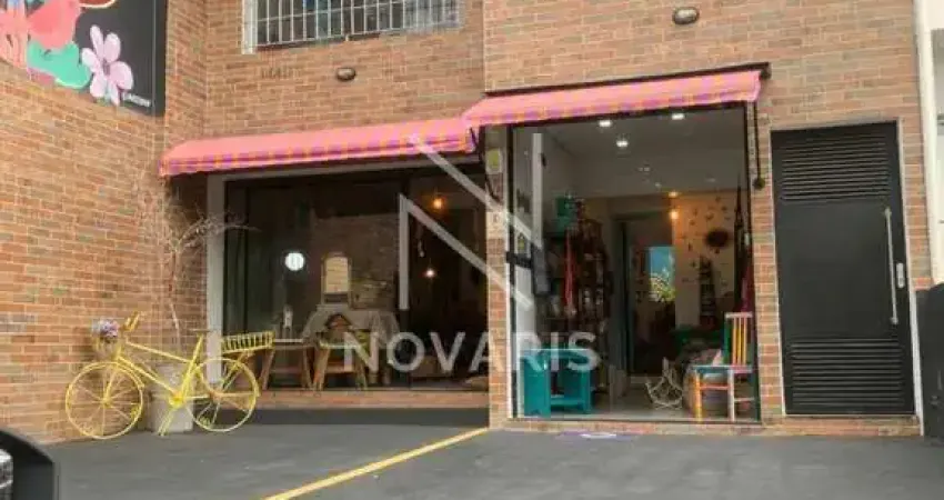 Conjunto comercial parte superior com 3 salas, 2 banheiros e copa - chácara santo antônio