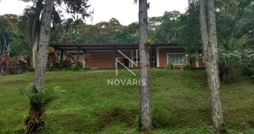 Sitio mais casa  com 230m² em uma area de terreno de 36.200m²  vagas - embu guaçu / riacho do viola