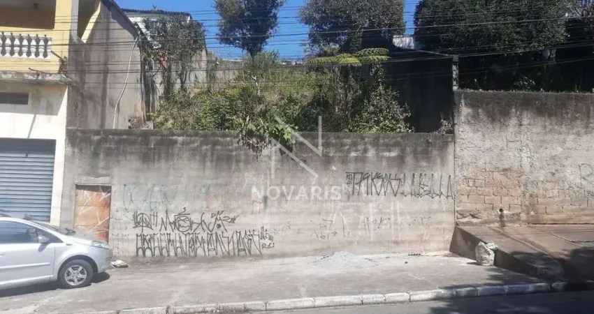 Terreno de 355 m²  á venda com duas frentes no parque fernanda!