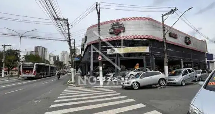 Esquina comercial consolidada à venda em região de alto potencial
