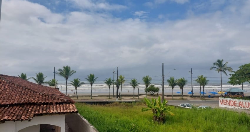 Excelente apartamento a 50 mts da praia com 2 quartos sendo 1 suite..