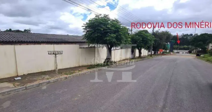 CASA COMERCIAL E RESIDENCIAL NO ABRANCHES. DE ESQUINA HÁ 01 QUADRA DA RODOVIA DOS MINÉRIOS ESTUDA CARRO COMO PERMUTA