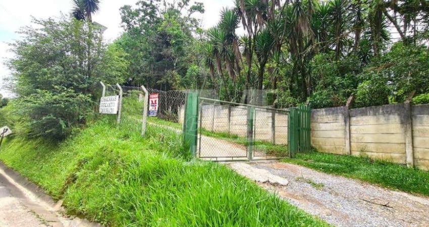 Chácara em Campo Largo, com 22.000 m², 3 Quartos, Fogão a Lenha, Vista Privilegiada e Casa Aconchegante
