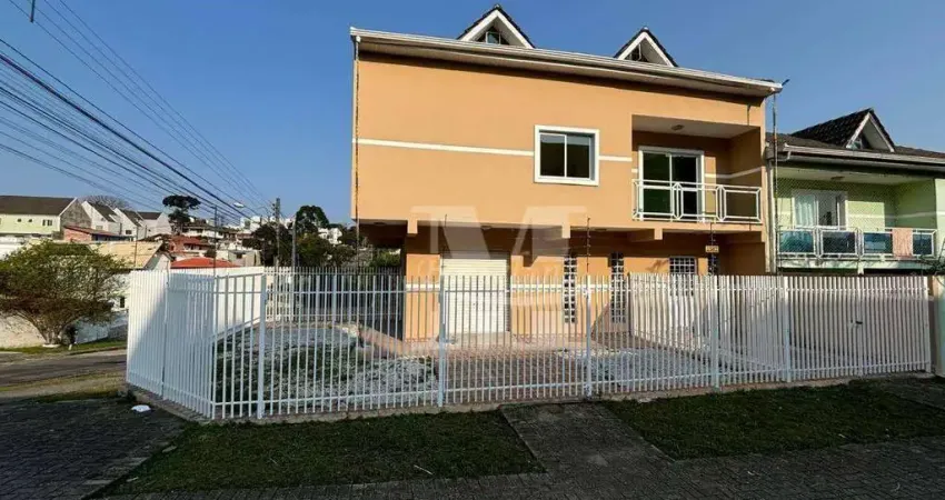 SOBRADO COM LOJA DE ESQUINA. NOVO JARDIM E 05 VAGAS COBERTAS. ÓTIMA LOCALIZAÇÃO. PERMUTA.