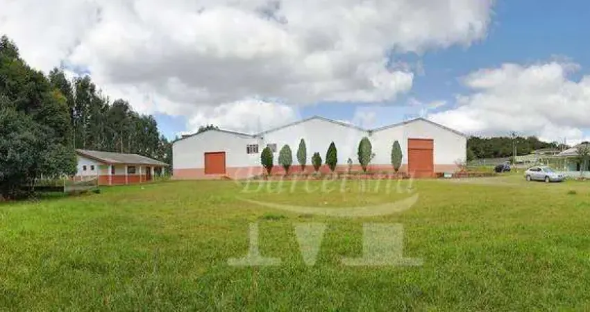 BARRACÃO COM 3500M² CONSTRUÍDOS, NA ENTRADA DE TIJUCAS DO SUL/PR. LOCALIZAÇÃO MARAVILHOSA!