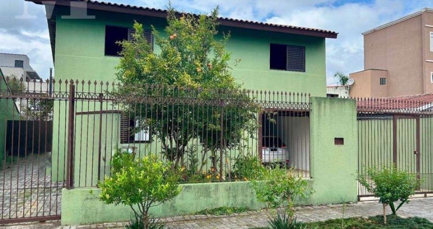 CASA COM 02 MORADIAS INDIVIDUAIS, HÁ METROS DA RUA ANTÔNIO ESCORSIN, COM BELO QUINTAL E POMAR.