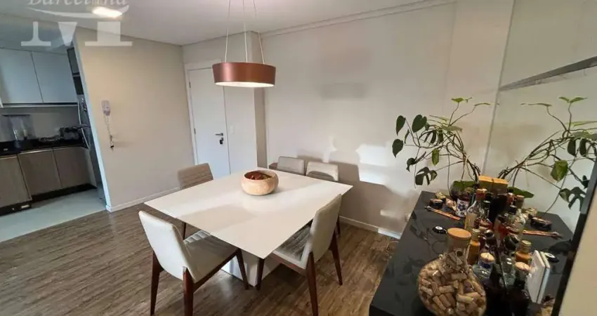 APARTAMENTO SEMI NOVO PRÓXIMO SHOPPING MUELLER E CENTRO CÍVICO, COM AMPLA SACADA PISCINA E CHURRASQUEIRA. 2 VAGAS