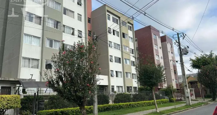 Apartamento ensolarado , com armários planejados na cozinha . região nobre e muito tranquila.