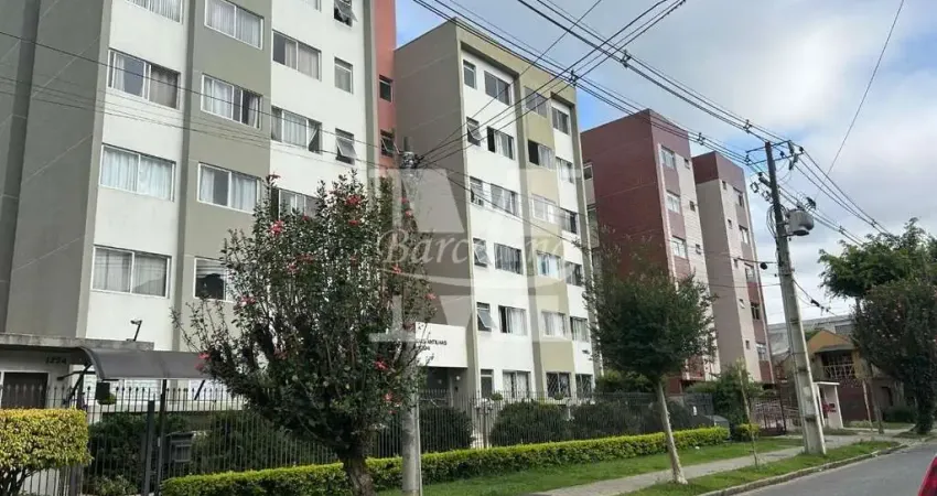 Apartamento ensolarado , com armários planejados na cozinha . Região nobre e muito tranquila.