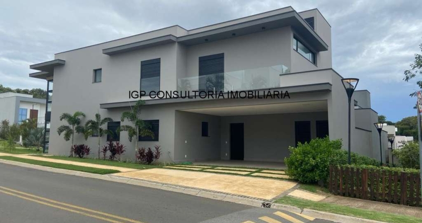 Casa de luxo em condomínio à venda em Indaiatuba-SP, com 4 quartos, 3 suítes, 3 salas, 8 vagas de garagem e 354,41 m² de área.