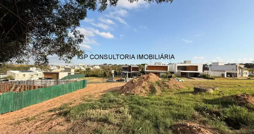 Terreno em condomínio à venda em Indaiatuba-SP, Parque Villa dos Pinheiros. 607,08m² de área!