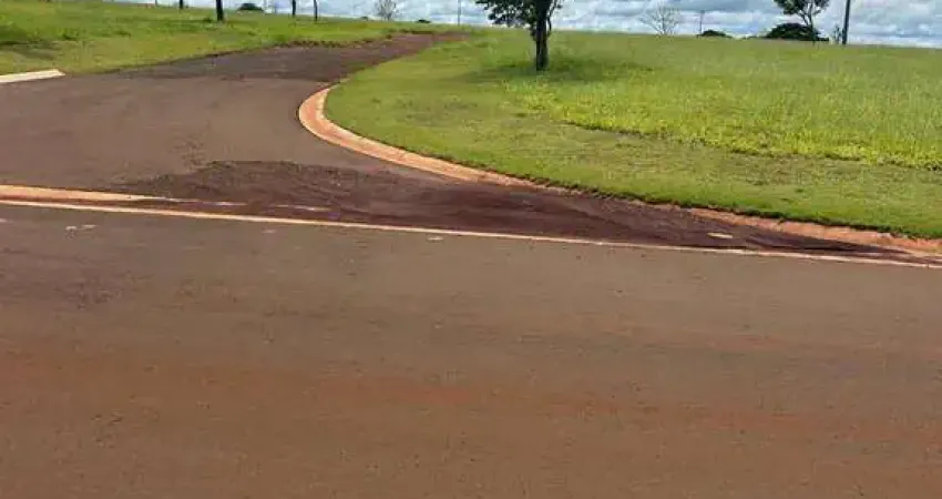 Terreno à venda na Riviera de Santa Cristina, Arandu