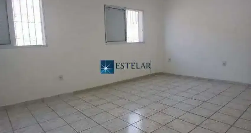 Linda casa para locação reformada em ótima localização central