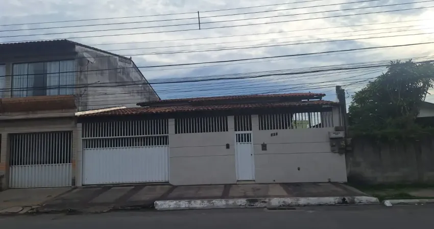 Casa à venda no bairro araçás! casa com escritura , 3 quartos (1 suíte) • 2 banheiros sociais • garagem para 2 carros casa com área externa em volta, ótima iluminação, acabamento de qualidade, toda no