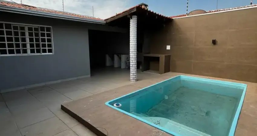 Oportunidade!!! casa no residencial nova canãa cuiabá com 2 dormitório com piscina e espaço de churrasqueira