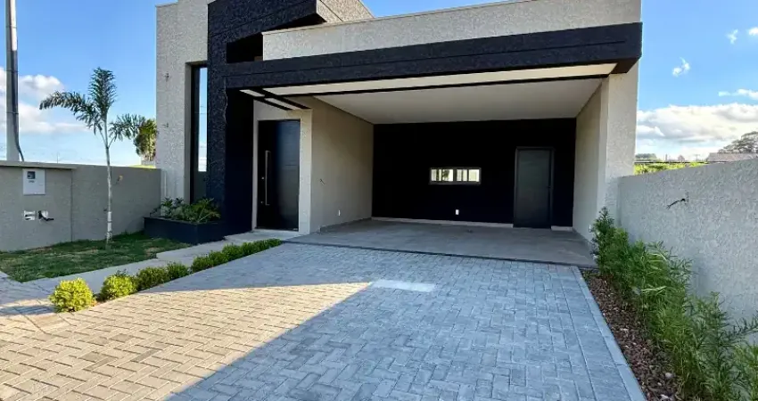 Casa térrea no Jardim Carvalho, com muito terreno de área externa