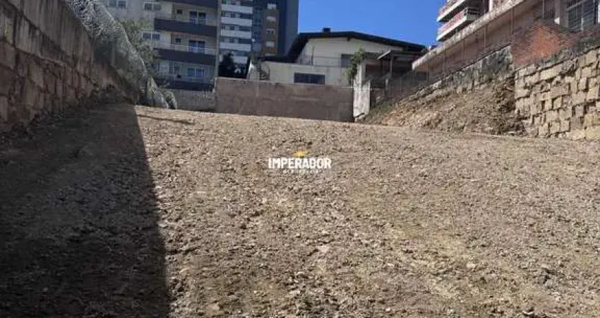 Terreno à venda na Rua Pinheiro Machado, 417, Nossa Senhora de Lourdes, Caxias do Sul