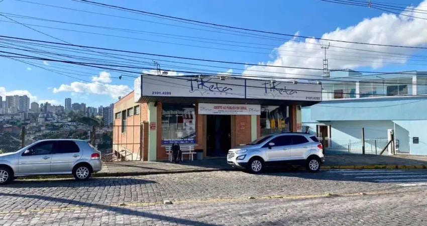 Barracão / Galpão / Depósito à venda na Avenida Marcopolo, 135, Planalto, Caxias do Sul
