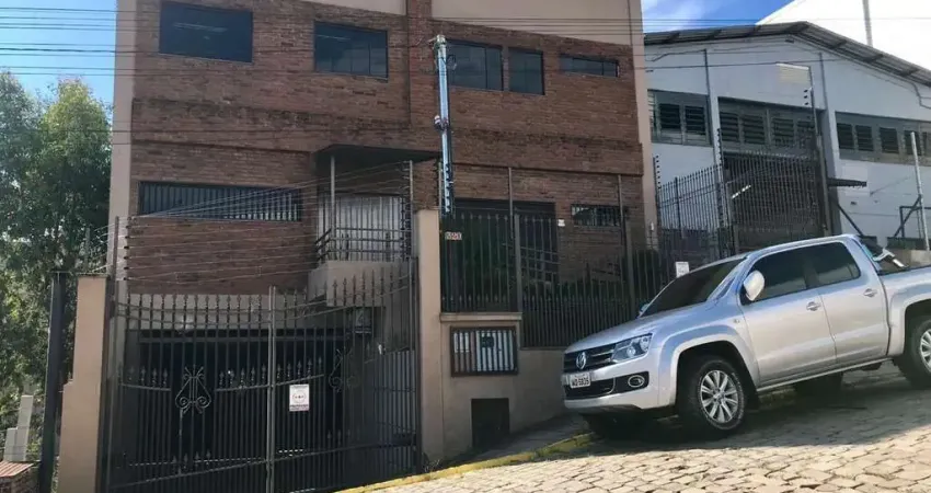 Barracão / Galpão / Depósito à venda na Rua Henrique Rech, 320, Cinqüentenário, Caxias do Sul