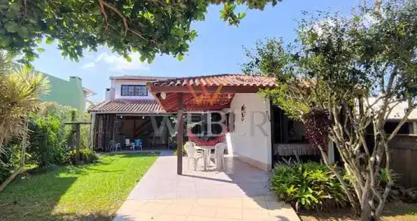 Casa com 4 quartos à venda no Centro, Garopaba